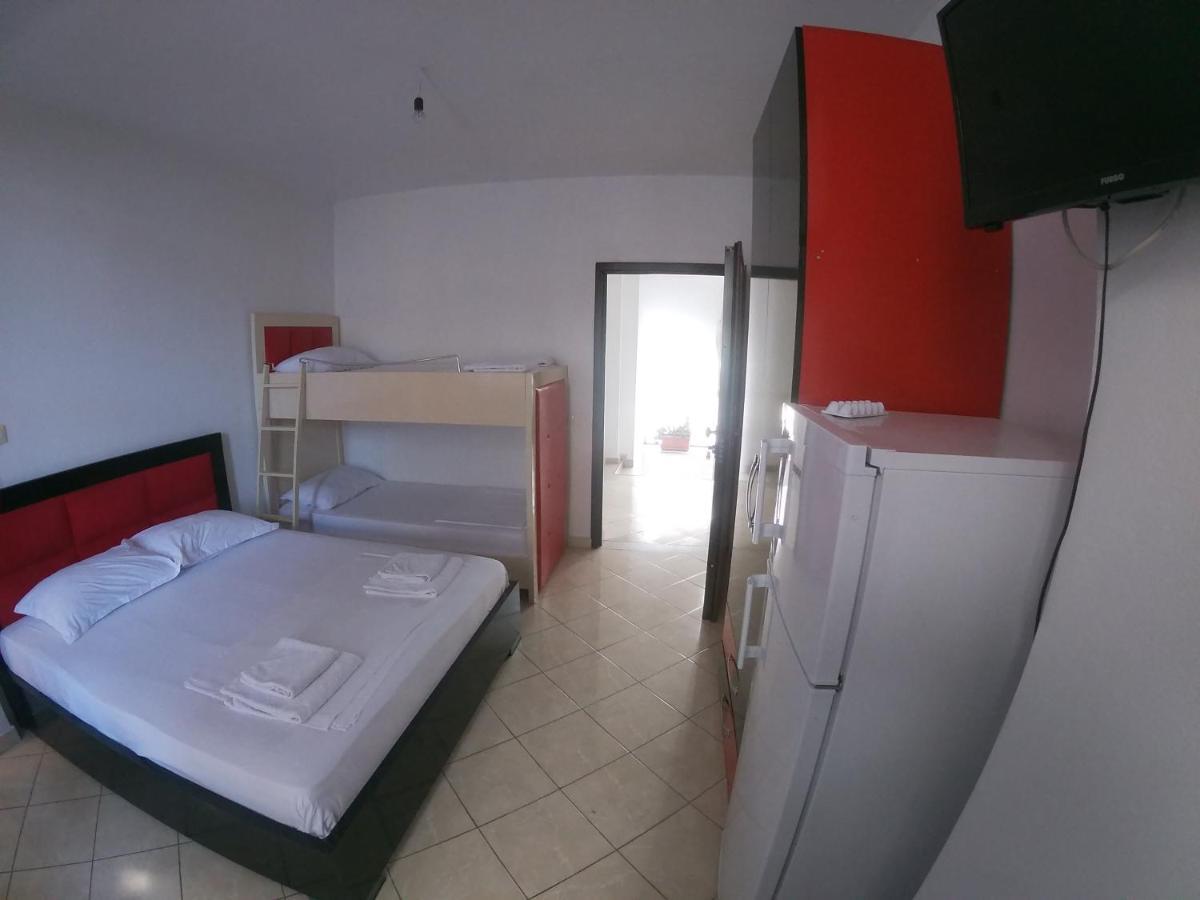 Honey Apartments Near Promenade Sarandë Dış mekan fotoğraf
