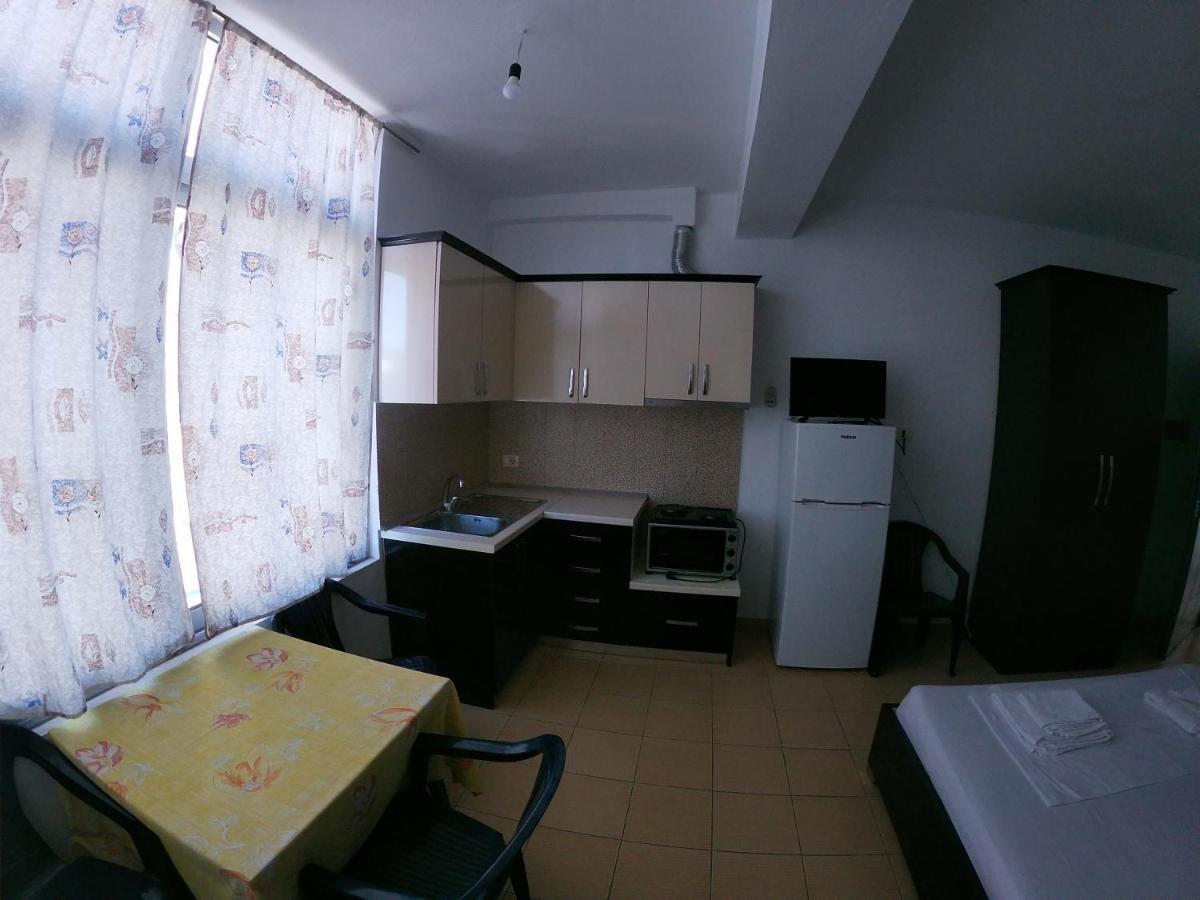 Honey Apartments Near Promenade Sarandë Dış mekan fotoğraf