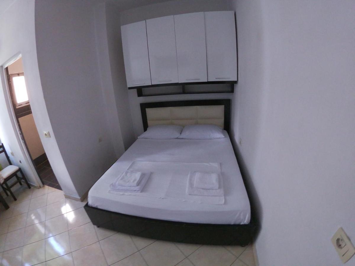 Honey Apartments Near Promenade Sarandë Dış mekan fotoğraf