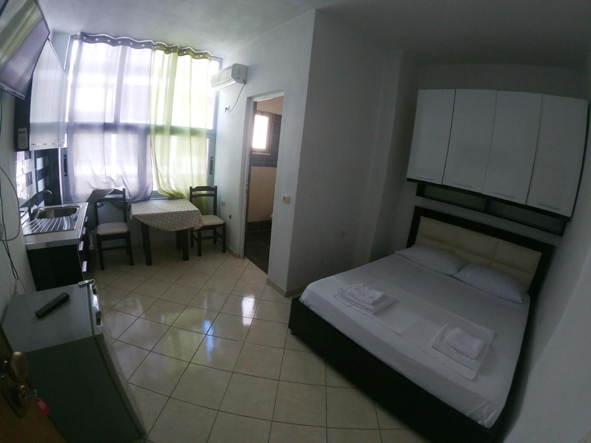 Honey Apartments Near Promenade Sarandë Dış mekan fotoğraf