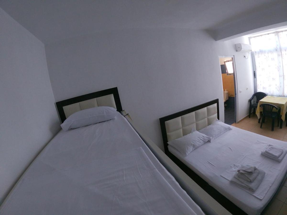 Honey Apartments Near Promenade Sarandë Dış mekan fotoğraf