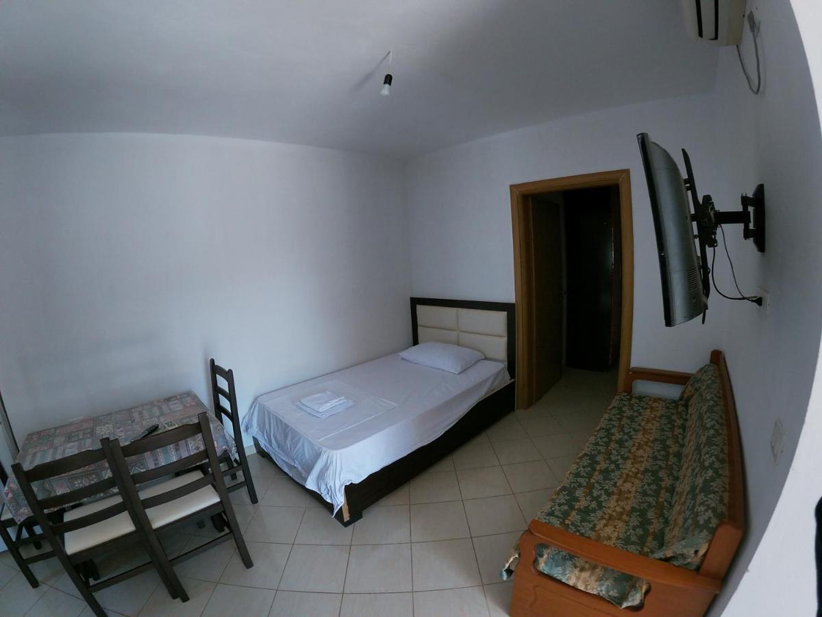 Honey Apartments Near Promenade Sarandë Dış mekan fotoğraf